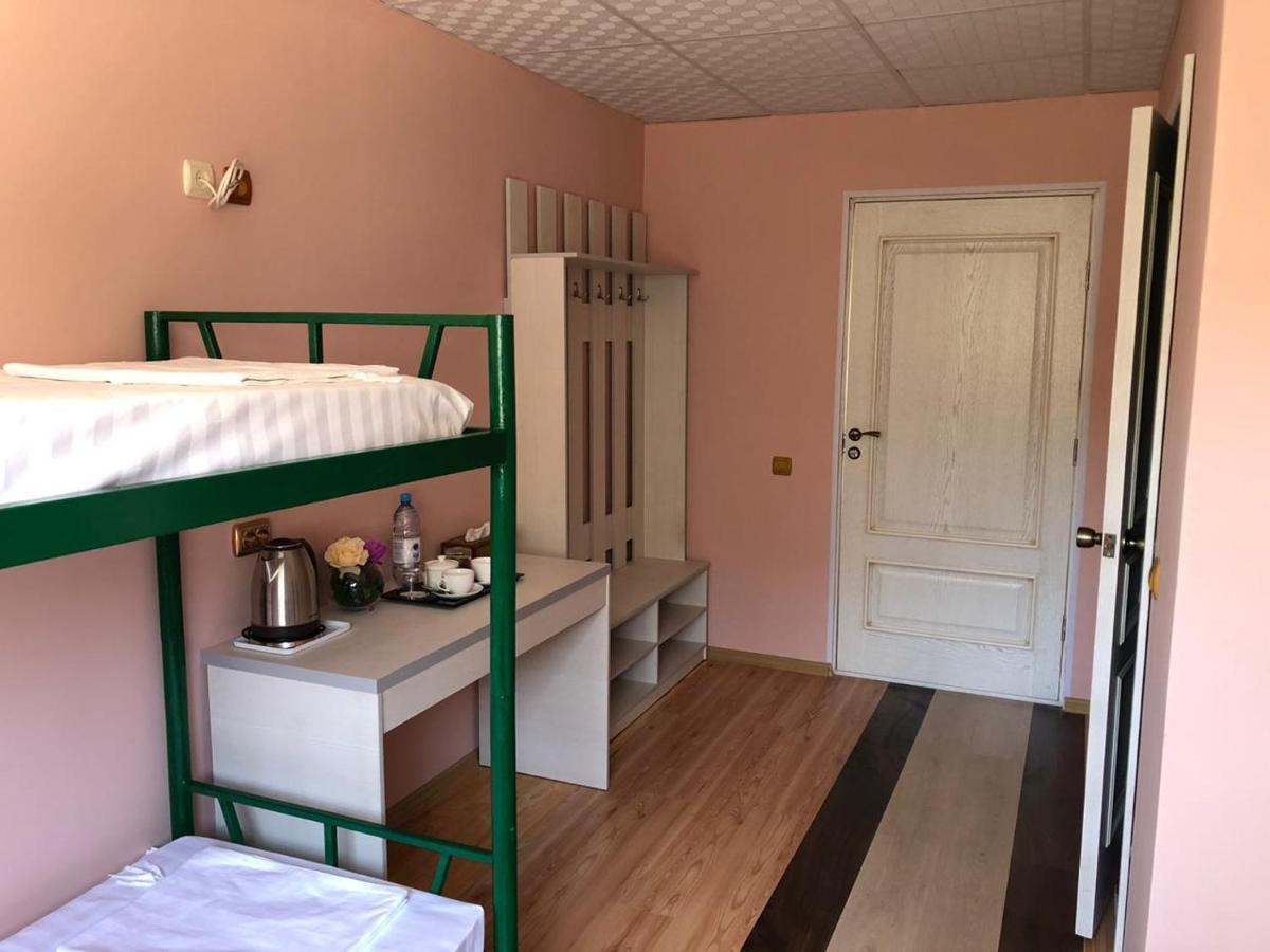 Hostel Mandarin 阿克套 外观 照片